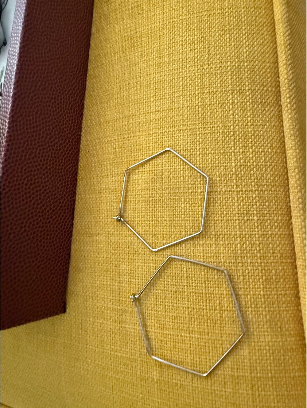 Wet seal y2k Unique hexagon earrings silver in color